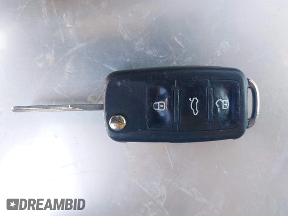 2014 Volkswagen Tiguan SEL with VIN WVGAV3AX9EW512956, listed as a IAAI auction lot 42110002 with 136,034 mi miles and . Bid and sale history available at DreamBid. Image 11.