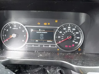 2023 Kia Sorento LX z VIN 5XYRGDLC9PG202887, wystawiony jako IAAI lot #42374773 z przebiegiem 46 953 mil mil oraz . Historia ofert i sprzedaży dostępna na DreamBid. Obrazek 7.