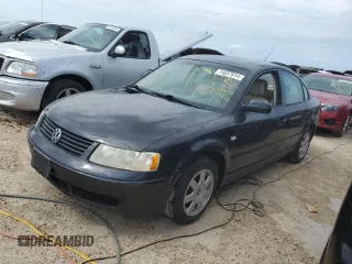 2000 Volkswagen Passat z VIN WVWMA23B1YP296172, wystawiony jako Copart lot #74037014 z przebiegiem Nie podano mil oraz Nie do naprawy • Non repairable. Historia ofert i sprzedaży dostępna na DreamBid. Obrazek 1.