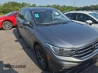 2024 Volkswagen Tiguan SE z VIN 3VV3B7AX1RM107078, wystawiony jako IAAI lot #42852792 z przebiegiem 36 642 mil mil oraz . Historia ofert i sprzedaży dostępna na DreamBid. Obrazek 4.
