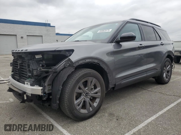2023 Ford Explorer XLT z VIN 1FMSK7DH3PGB91471, wystawiony jako Copart lot #55952575 z przebiegiem 8 951 mil mil oraz Szkoda całkowita • Salvage title. Historia ofert i sprzedaży dostępna na DreamBid. Obrazek 1.