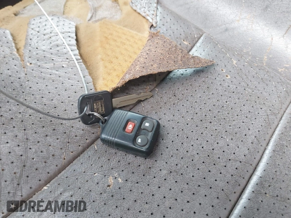 2003 Ford F-250 XL с VIN 1FTNW21L63EA72806, выставлен на аукционе IAAI как лот 41523711 с пробегом 235 972 миль миль и . История ставок и продаж доступна на DreamBid. Изображение 11.