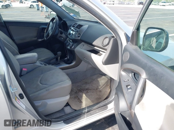2010 Toyota RAV4 с VIN JTMKF4DV2A5028343, выставлен на аукционе IAAI как лот 42700055 с пробегом 146 553 миль миль и . История ставок и продаж доступна на DreamBid. Изображение 5.