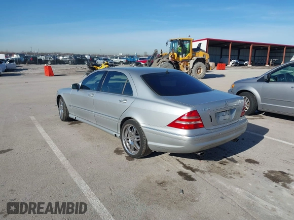 2001 Mercedes-Benz S-Class 6.0L with VIN WDBNG78J61A137932, listed as a IAAI auction lot 41134529 with 1 mi miles. Bid and sale history available at carsss.com. Image 3.