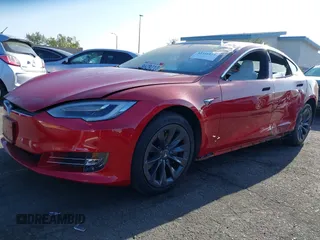 2018 Tesla Model S 75D z VIN 5YJSA1E22JF291433, wystawiony jako IAAI lot #42316194 z przebiegiem 59 143 mil mil oraz . Historia ofert i sprzedaży dostępna na DreamBid. Obrazek 2.
