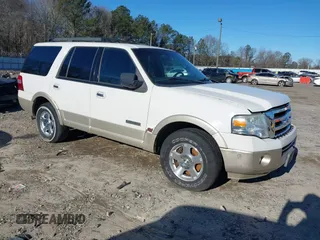 2008 Ford Expedition Eddie Bauer z VIN 1FMFU17548LA28511, wystawiony jako IAAI lot #41355489 z przebiegiem 193 701 mil mil oraz . Historia ofert i sprzedaży dostępna na DreamBid. Obrazek 1.