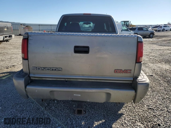 2000 GMC Sonoma SLS w/1SF Pkg with VIN 1GTCS1950Y8267762, listed as a Copart auction lot 47273445 with 117,180 mi miles and Salvage Title. Bid and sale history available at carsss.com. Image 6.