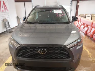 2024 Toyota Corolla Cross LE z VIN 7MUCAABG5RV087551, wystawiony jako IAAI lot #41726761 z przebiegiem 30 744 mil mil oraz . Historia ofert i sprzedaży dostępna na DreamBid. Obrazek 12.
