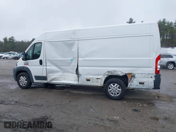 2015 Ram ProMaster Cargo with VIN 3C6URVJGXFE515112, listed as a IAAI auction lot 42016032 with 354,180 mi miles. Bid and sale history available at carsss.com. Image 14.