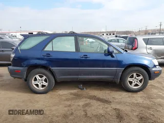 2001 Lexus RX with VIN JTJHF10U310170085, listed as a IAAI auction lot 41795796 with 205,057 mi miles and . Bid and sale history available at carsss.com. Image 13.