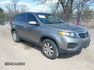 2011 Kia Sorento LX with VIN 5XYKTCA1XBG032086, listed as a IAAI auction lot 42026859 with 177,449 mi miles. Bid and sale history available at carsss.com. Image 1.