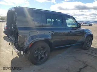 2024 Land Rover Defender X-Dynamic SE with VIN SALE27EU6R2351509, listed as a Copart auction lot 43427315 with 3,300 mi miles and Salvage Title. Bid and sale history available at carsss.com. Image 3.