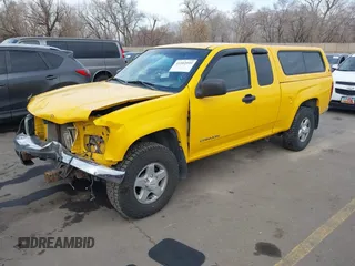 2004 GMC Canyon SLE Z71 with VIN 1GTDT196848157921, listed as a IAAI auction lot 41502099 with 172,809 mi miles. Bid and sale history available at carsss.com. Image 2.