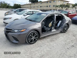 2020 Toyota Camry SE with VIN 4T1G11AK9LU947208, listed as a Copart auction lot 88977545 with 34,721 mi miles and Salvage Title. Bid and sale history available at carsss.com. Image 1.