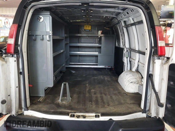 2017 Chevrolet Express Cargo z VIN 1GCWGAFF7H1248369, wystawiony jako IAAI lot #42844628 z przebiegiem 173 570 mil mil oraz . Historia ofert i sprzedaży dostępna na DreamBid. Obrazek 10.