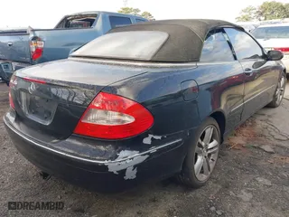 2007 Mercedes-Benz CLK-Class 3.5L with VIN WDBTK56F07F211009, listed as a IAAI auction lot 41785678 with 171,181 mi miles. Bid and sale history available at carsss.com. Image 4.