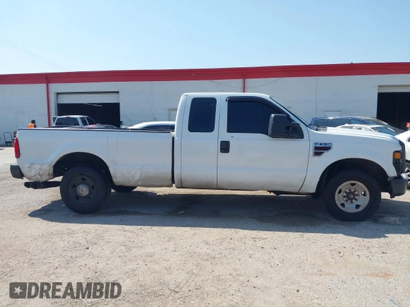 2008 Ford Super Duty F-250 SRW XL with VIN 1FTSX20R28ED89639, listed as a IAAI auction lot 41950814 with 272,204 mi miles. Bid and sale history available at carsss.com. Image 14.