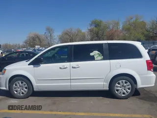 2017 Dodge Grand Caravan SE Plus z VIN 2C4RDGBG2HR741587, wystawiony jako IAAI lot #41965041 z przebiegiem 88 112 mil mil oraz . Historia ofert i sprzedaży dostępna na DreamBid. Obrazek 14.