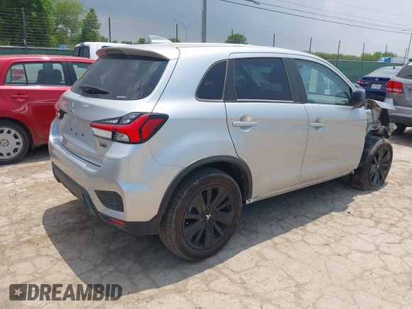 2024 Mitsubishi Outlander S z VIN JA4ARUAU6RU017646, wystawiony jako IAAI lot #42155361 z przebiegiem 1 044 mil mil oraz . Historia ofert i sprzedaży dostępna na DreamBid. Obrazek 4.