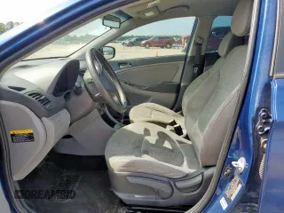2017 Hyundai Accent SE z VIN KMHCT4AE8HU214417, wystawiony jako Copart lot #58548515 z przebiegiem 118 018 mil mil oraz Czysty tytuł • Clean title. Historia ofert i sprzedaży dostępna na DreamBid. Obrazek 7.