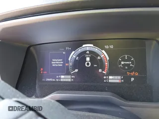 2024 Toyota Tundra Limited z VIN 5TFJA5DB9RX156634, wystawiony jako IAAI lot #41999055 z przebiegiem 29 692 mil mil oraz . Historia ofert i sprzedaży dostępna na DreamBid. Obrazek 7.