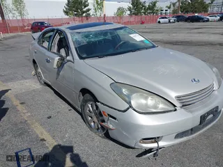 2004 Lexus ES 330 with VIN JTHBA30G240010487, listed as a IAAI auction lot 41627116 with 148,748 mi miles. Bid and sale history available at carsss.com. Image 6.