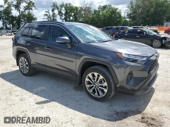 2023 Toyota RAV4 XLE Premium z VIN 2T3C1RFV7PC222978, wystawiony jako Copart lot #61953295 z przebiegiem 33 679 mil mil oraz Szkoda całkowita • Salvage title. Historia ofert i sprzedaży dostępna na DreamBid. Obrazek 4.