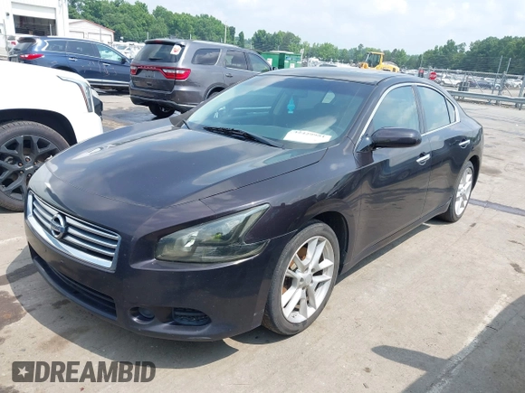 2014 Nissan Maxima SV z VIN 1N4AA5AP6EC454159, wystawiony jako IAAI lot #42429951 z przebiegiem 194 791 mil mil oraz . Historia ofert i sprzedaży dostępna na DreamBid. Obrazek 2.