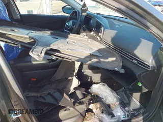 2024 Hyundai Elantra SE with VIN KMHLL4DG9RU723012, listed as a IAAI auction lot 41666819 with 6,374 mi miles and . Bid and sale history available at DreamBid. Image 5.