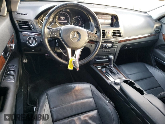2013 Mercedes-Benz E 350 with VIN WDDKJ5KB8DF221064, listed as a Copart auction lot 50376125 with 135,503 mi miles and Salvage title. Bid and sale history available at DreamBid. Image 8.
