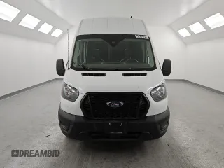 2023 Ford Transit Cargo z VIN 1FTBR1X8XPKB01724, wystawiony jako Copart lot #43828525 z przebiegiem 39 657 mil mil oraz Czysty tytuł • Clean title. Historia ofert i sprzedaży dostępna na DreamBid. Obrazek 5.
