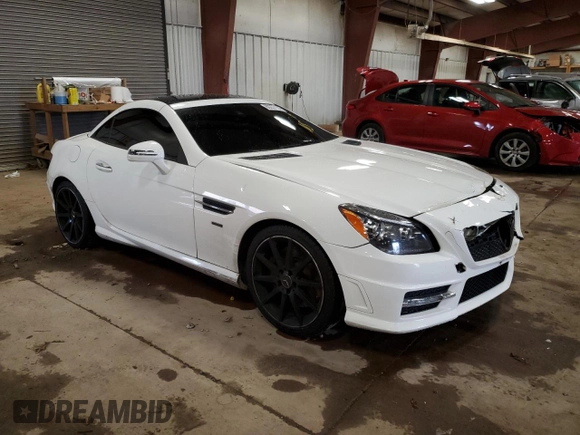 2014 Mercedes-Benz SLK 250 with VIN WDDPK4HA8EF092580, listed as a Copart auction lot 80237154 with 111,151 mi miles and Clean title. Bid and sale history available at DreamBid. Image 4.