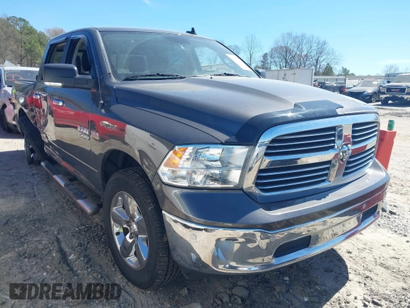 2018 Ram 1500 Big Horn z VIN 3C6RR7LT6JG135788, wystawiony jako IAAI lot #41823577 z przebiegiem 85 205 mil mil oraz . Historia ofert i sprzedaży dostępna na DreamBid. Obrazek 1.
