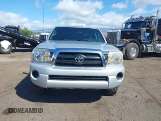 2006 Toyota Tacoma z VIN 5TETX22N86Z226440, wystawiony jako IAAI lot #41777871 z przebiegiem 218 222 mil mil oraz . Historia ofert i sprzedaży dostępna na DreamBid. Obrazek 12.