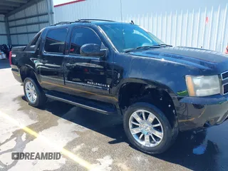 2007 Chevrolet Avalanche 3LT z VIN 3GNFK12317G168115, wystawiony jako IAAI lot #42319539 z przebiegiem 229 369 mil mil oraz . Historia ofert i sprzedaży dostępna na DreamBid. Obrazek 1.