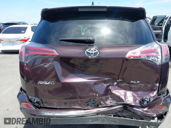 2018 Toyota RAV4 XLE z VIN 2T3WFREV2JW468231, wystawiony jako IAAI lot #42288978 z przebiegiem 109 779 mil mil oraz . Historia ofert i sprzedaży dostępna na DreamBid. Obrazek 17.
