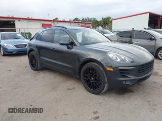 2018 Porsche Macan with VIN WP1AA2A51JLB14594, listed as a IAAI auction lot 41600408 with 85,643 mi miles. Bid and sale history available at carsss.com. Image 1.