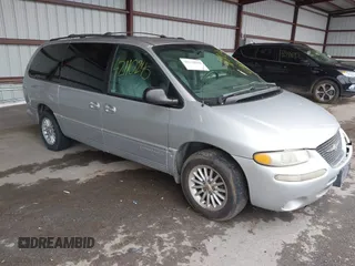 2000 Chrysler Town & Country LXi with VIN 1C4GP54LXYB610435, listed as a IAAI auction lot 42110245 with 201,201 mi miles. Bid and sale history available at carsss.com. Image 1.