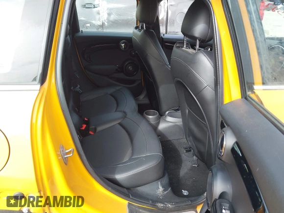 2016 MINI Hardtop 4 Door z VIN WMWXU1C56G2D10006, wystawiony jako IAAI lot #41752731 z przebiegiem 67 844 mil mil oraz . Historia ofert i sprzedaży dostępna na DreamBid. Obrazek 8.