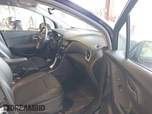 2022 Chevrolet Trax LT with VIN KL7CJPSM1NB563974, listed as a IAAI auction lot 42080504 with 18,396 mi miles and . Bid and sale history available at DreamBid. Image 5.