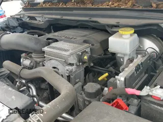 2020 Ram 1500 Laramie z VIN 1C6SRFRT8LN357116, wystawiony jako IAAI lot #42641672 z przebiegiem 65 729 mil mil oraz . Historia ofert i sprzedaży dostępna na DreamBid. Obrazek 20.