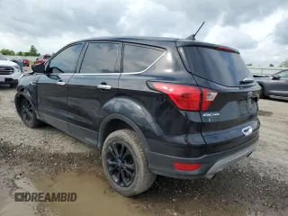2019 Ford Escape SE z VIN 1FMCU0GD9KUA17378, wystawiony jako Copart lot #54778325 z przebiegiem 156 206 mil mil oraz Szkoda całkowita • Salvage title. Historia ofert i sprzedaży dostępna na DreamBid. Obrazek 2.