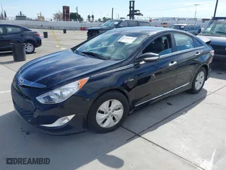 2013 Hyundai Sonata Hybrid Limited with VIN KMHEC4A44DA099701, listed as a IAAI auction lot 41964745 with 61,108 mi miles. Bid and sale history available at carsss.com. Image 2.