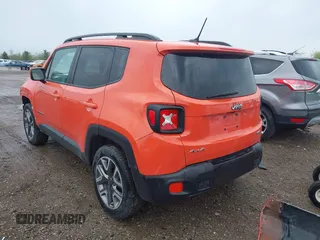 2017 Jeep Renegade Latitude z VIN ZACCJBBB7HPF30024, wystawiony jako IAAI lot #42176035 z przebiegiem 78 928 mil mil oraz . Historia ofert i sprzedaży dostępna na DreamBid. Obrazek 3.