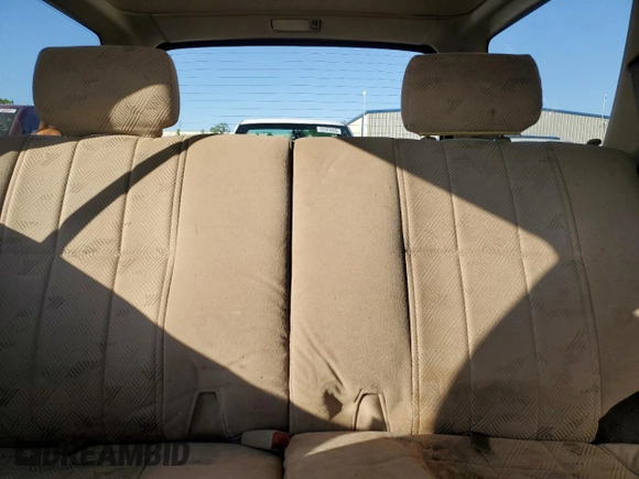 2001 Toyota 4Runner SR5 z VIN JT3GN86R310196994, wystawiony jako Copart lot #52255965 z przebiegiem 273 429 mil mil oraz Szkoda całkowita • Salvage title. Historia ofert i sprzedaży dostępna na DreamBid. Obrazek 10.