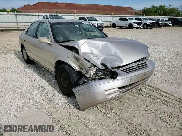 1999 Toyota Camry LE z VIN 4T1BG22K3XU392937, wystawiony jako Copart lot #57371225 z przebiegiem 187 793 mil mil oraz Szkoda całkowita • Salvage title. Historia ofert i sprzedaży dostępna na DreamBid. Obrazek 13.