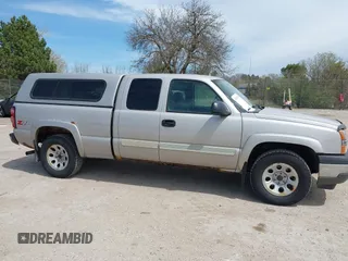 2005 Chevrolet Silverado 1500 LS with VIN 1GCEK19T65Z194720, listed as a IAAI auction lot 42157104 with 156,376 mi miles. Bid and sale history available at carsss.com. Image 13.