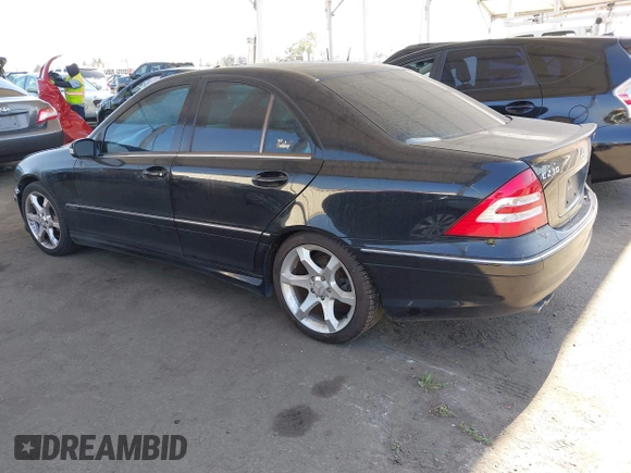 2007 Mercedes-Benz C 230 Sport z VIN WDBRF52H57F933629, wystawiony jako IAAI lot #42537760 z przebiegiem 153 487 mil mil oraz . Historia ofert i sprzedaży dostępna na DreamBid. Obrazek 3.
