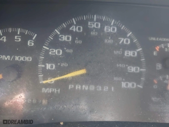 1998 Chevrolet Tahoe with VIN 1GNEK13R1WJ302987, listed as a IAAI auction lot 40491593 with 999,999 mi miles. Bid and sale history available at carsss.com. Image 7.
