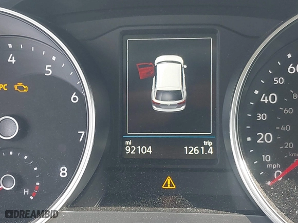 2018 Volkswagen Tiguan S with VIN 3VV0B7AXXJM018455, listed as a IAAI auction lot 41979115 with 92,104 mi miles. Bid and sale history available at carsss.com. Image 7.